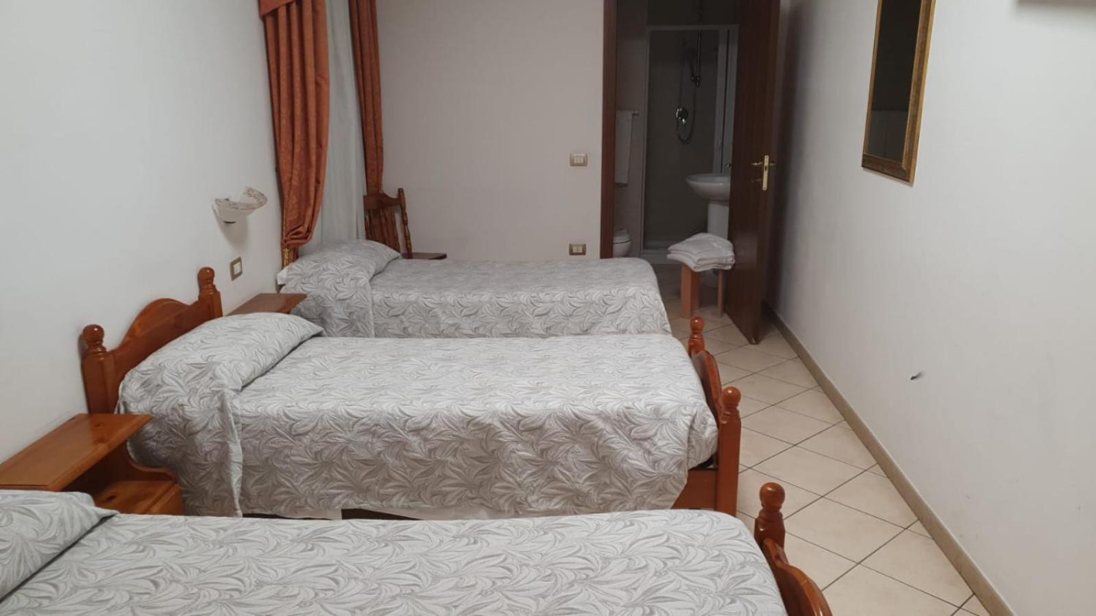 Hotel 4 Mori Cagliari Kültér fotó