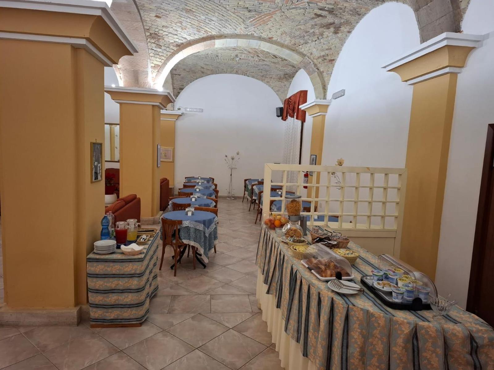 Hotel 4 Mori Cagliari Kültér fotó